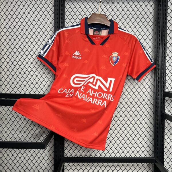 0024e2fb (2) Camiseta local CA Osasuna 1996-97 Kappa color rojo con detalles en blanco y azul, patrocinador Caja Navarra