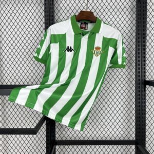 Camiseta local Real Betis 2000-01 Kappa color blanco con franjas verdes verticales y escudo bordado en el pecho
