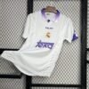 Camiseta local Real Madrid 1997-98 Kelme blanca con detalles en morado y patrocinador Teka