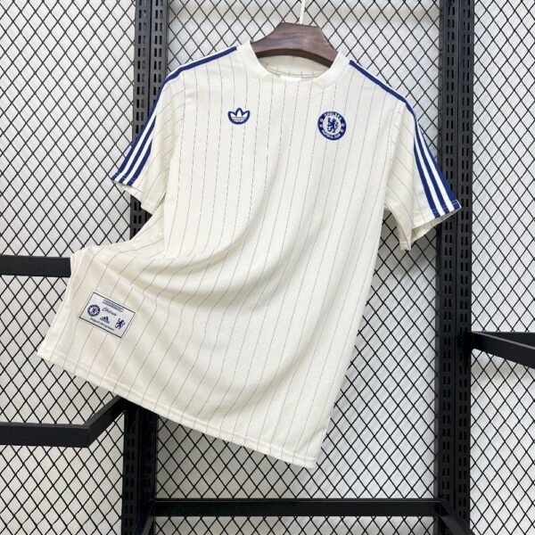 2025102308412668 Camiseta Chelsea Terrace Icons